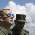 "Rusija će postići mir pod svojim uslovima": Medvedev: Ceo sistem NATO se bori protiv nas, ali imamo dovoljno snage za sve…