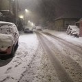 Sneg napravio probleme i u Vranju Duva jak vetar, saobraćaj otežan (video/foto)