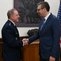 "Razmotrili smo bezbednosnu situaciju U zemlji i regionu": Vučić se sastao sa generalom Hekerom (foto)