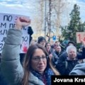 Sin uhapšene novosadske aktivistkinje kaže da nema informacije o njenom zdravstvenom stanju