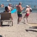 Haos na plaži na Rodosu, snimak osvanuo na mrežama: Muškaraci se fizički obračunali zbog ležaljki u prvom redu
