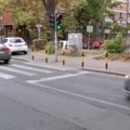Automobil naleteo na dete ispred škole na Karaburmi