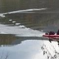 Višesatna potraga bez rezultata: “Ne postoji nijedan trag da je auto upao u jezero“