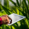 Skoro polovina poljoprivrednika koristi digitalne tehnologije, ali većina strahuje od zloupotrebe podataka