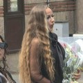 "Ne obraćaj mi se!" Drugi skandal na Andrijinoj sahrani, pevač odbio da pruži ruku koleginici: "Sram te bilo!"