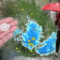 (Radarski snimci) Sve će trajati tačno 4 sata! Snažna oluja iz Bosne upravo ulazi u Srbiju: Ova mesta biće prva na udaru…