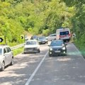 Drama na Ibarskoj! Sudarila se dva auta, ima povređenih: Saobraćaj u potpunom prekidu