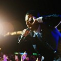 Muk na beogradskom koncertu Nika Kejva: Pevač zaplakao, pa ostavio ružu za pokojnog sina, s hiljadama fanova podelio najveći…