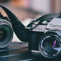 Više od nostalgije: Šta stoji iza povratka analognih trendova među mladima? (VIDEO)