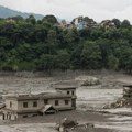 Novi bilans: U poplavama u Nepalu 72 osobe poginule, 384 turista se vodi kao nestalo