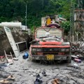 Broj žrtava poplava u Nepalu porastao na 903, više od 2.400 ljudi se vodi kao nestalo