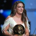 Najlepša a najbolja fudbalerka na svetu: Dobitnica Zlatne lopte sve je očarala izgledom (foto)