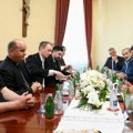 Plenković po dolasku u Srbiju razgovarao sa sremskim biskupom