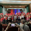 Najboljim učenicima osnovne i srednjih škola u Batočini uručene zahvalnice i uplaćene novčane nagrade