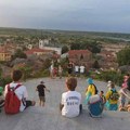 „Šuma zove u akciju“ : Edukativno-volonterski kamp za mlade u Sremskim Karlovcima