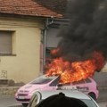 Incident u Kragujevcu: Požar na vozilu Vip Taksija bez povređenih [video]