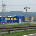 Evakuisana IKEA u Beogradu, zaposleni i kupci na parkingu (FOTO)