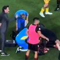 Fudbaler (24) odjednom pao u nesvest, strašne scene na terenu: Tresao se na travi, meč hitno prekinut! (video)