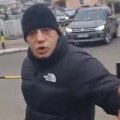 Incident u Rakovici: muškarac pretio i vređao žene, sve zabeleženo na snimku (video)