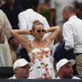 VIDEO Jelena usred noći objavila dosad neviđene fotografije sa Vimbldona: Šetnja sa Novakom i scena koja objašnjava šta tačno…