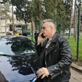 Ćerka i žena ne žive sa njim u stanu, pevač zavoleo 18 godina mlađu, a zbog ovoga ne želi da je oženi: "Njena rodbina je bila…