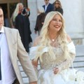 "Tu sam gde pripadam" Prva izjava Dee Đurđević nakon intimnog venčanja u Hramu, drži Lazara za ruku: "Radili smo venčanicu do…