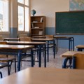 Evropa sve starija: Pad broja dece prazni škole i manje sredine