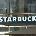 Najavljen štrajk u više od 150 Starbaks radnji u SAD zbog LGBTQ+ ukrasa