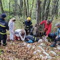 Dramatične slike spasavanja na planini Mučanj: Mađari se izgubili, žena povređena! "To je kozja staza, nosili smo je nas…