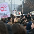 Lekarima Kliničkog centra stiglo upozorenje direktora da ne napuštaju radna mesta, oni ipak izašli na blokade: „Išunjali…