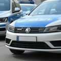 Ispred policijske stanice u Minhenu zapaljena 23 policijska automobila /foto/