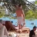 Nalazi se na poternici, a uživa na Jadranu: Zoran Galić snimljen na plaži u Makarskoj, ljudi pobesneli (video)