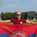 Ovo je jedini navijač koji je sa srpskom zastavom ušao na stadion! Otkrivamo šta se desilo u Rigi pred utakmicu Letonija -…
