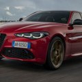 Novi Alfa Romeo modeli sa moćnim šestocilindričnim linijskim motorom?