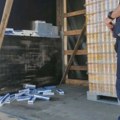 MUP: Kod Bačke Palanke uhapšen osumnjičeni za pokušaj šverca skoro 4.000 paklica cigareta (FOTO)