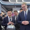 Četvrti dan važne posete Kini: Predsednika Vučića dočekali roboti koji igraju moravac, pozdravili ga na srpskom: "Priznajem…