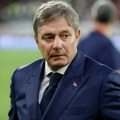 Navijači Zvezde oterali Dragana Stojkovića Piksija iz kafića na Marakani