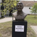 U Novom Miloševu otkrivena bista legendi: U čast Ranka Žeravice – sahranjen je u Beogradu, ali ovo je pravi njegov spomenik…