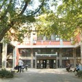 Studenti u blokadi Pravnog u Novom Sadu stali uz profesorku Milanu Pisarić: "Udarac na jednog od nas, udarac na sve"