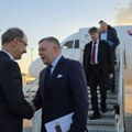 (Foto) Robert Fico stigao u Beograd! Premijera Slovačke dočekao Đuro Macut: Krenuo ka Novom Sadu na veliki skup liste…