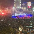 (FOTO/VIDEO) Slavija preplavljena građanima koji slave pobedu Studentske liste