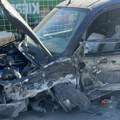 Saobraćajna nezgoda u Konjevićima, vatrogasci sekli vozilo da izvuku povređenog