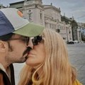 Verica i Veljko se ljube u centru Beograda i briga ih briga! Kreatorka ispratila svog dragog na posao, njegove reči sve govore