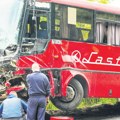 Возач џипа погинуо у судару с аутобусом