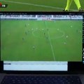 Murinjo napravio cirkus! Pobesneo zbog odluke sudije, pa stavio laptop ispred TV kamere! Najluđi žuti karton koji je dobio u…