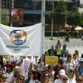 U centru Beograda protest zaposlenih u predškolskim ustanovama i studenata u blokadi, maratonci trče ka Liježu