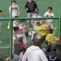 Brutalna tuča i opšti haos! Fudbaler napao sudiju, arbitar uzvratio u stilu mma boraca! Sevale pesnice, nije se znalo ko koga…