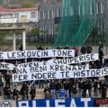 Sraman transparent navijača Prištine pred meč Srbija–Albanija: „U našem Leskovcu, na albanskoj zemlji“