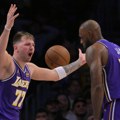 Dončić i LeBron izgubili bitku za Los Anđeles! Klipersi srušili Lejkerse! (video)