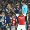 Vesli Snajder tvrdi da je trebalo prekinuti meč Arsenal – Atletiko: „Obe ekipe sa terena, a finale se sutra igra između…